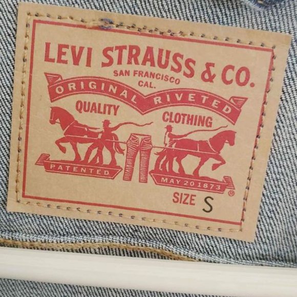New Ladies Small Levi Strauss Jean jacket worn 3 times - Picture 3 of 3
